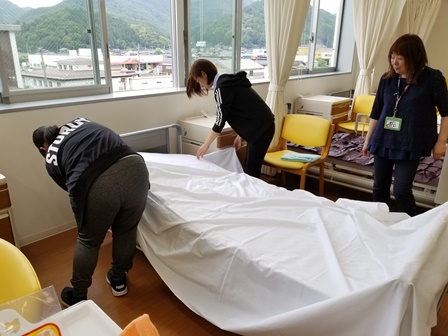 シーツ交換に挑戦
