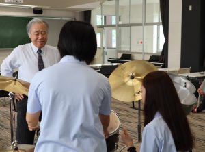 自ら触れて経験