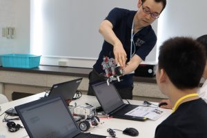 進学専攻ロボットプログラミングコース体験授業の様子