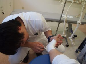 テーピングの実技